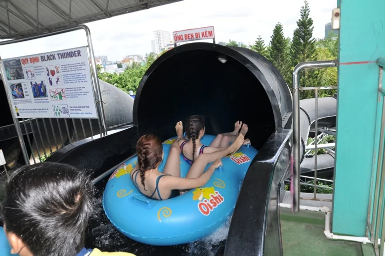 Máng trượt Black Thunder